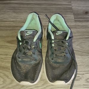 Kids Nike size 3